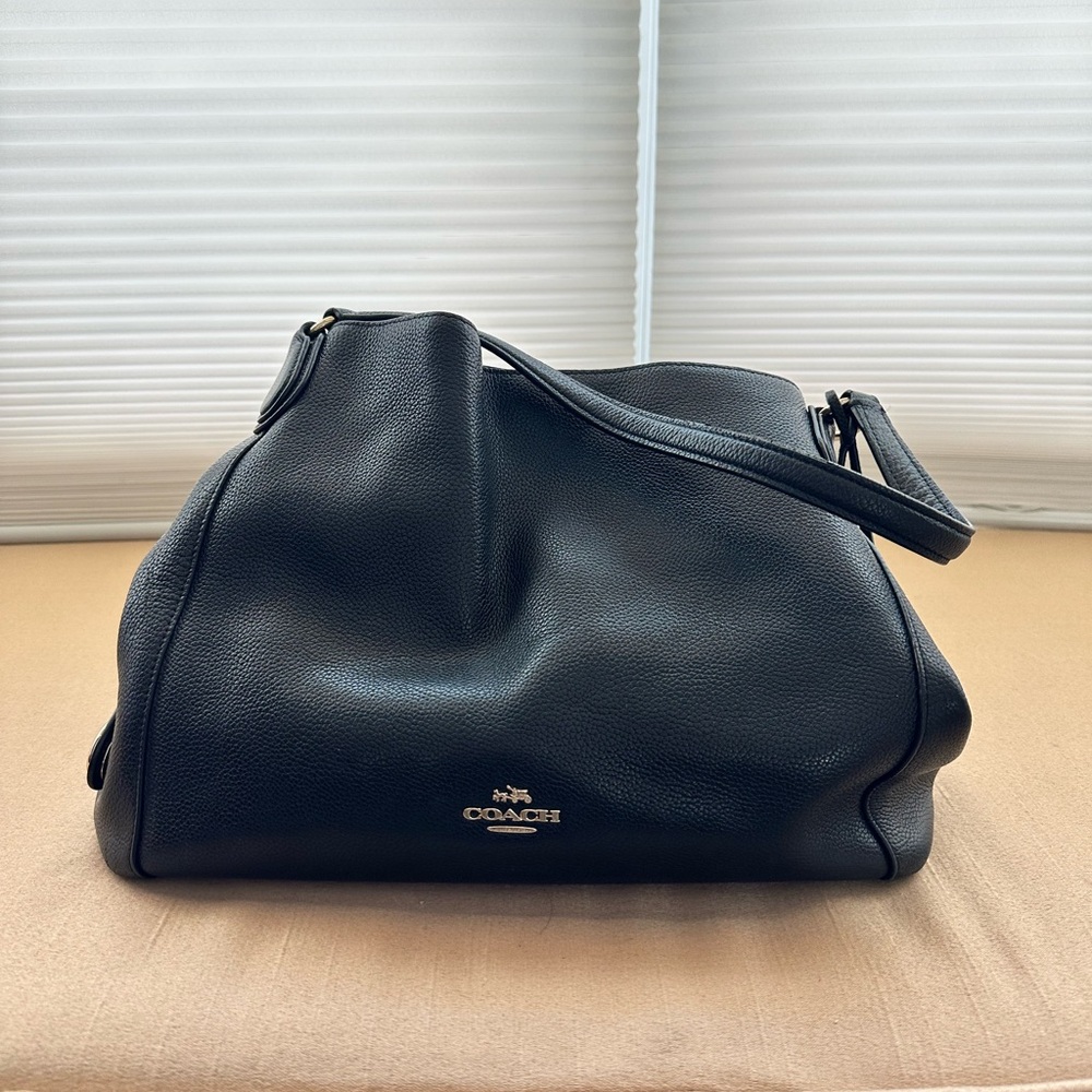 Coach Edie 31 Black Shoulder Bag in Refined Pebbled Leather - Picture 2 of 11